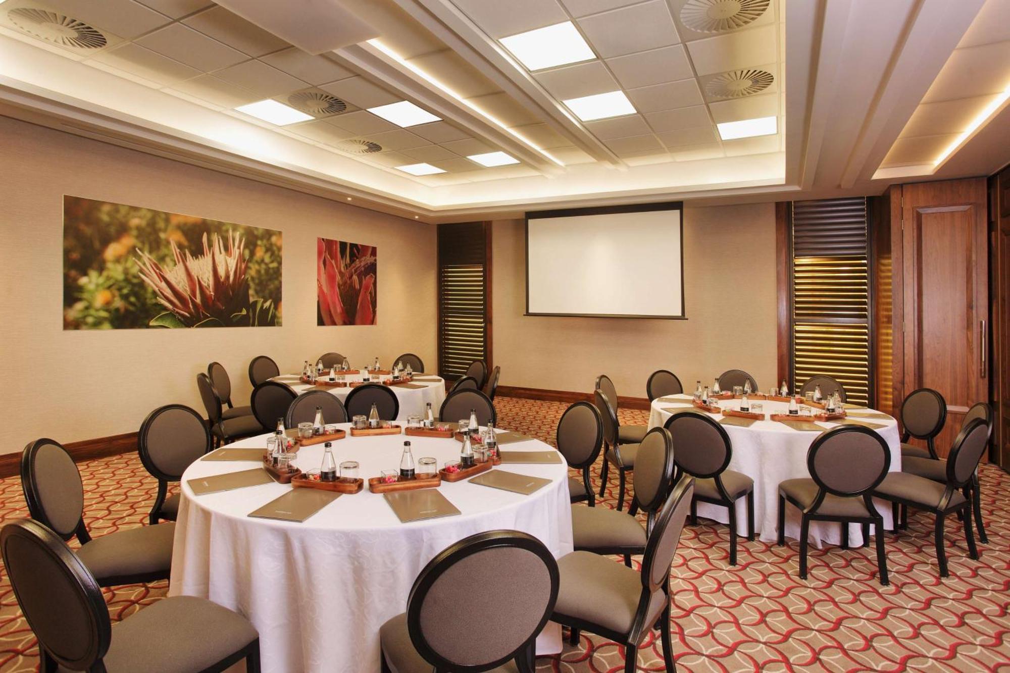 Sandton Sun And Towers Johannesburg Buitenkant foto Meeting room