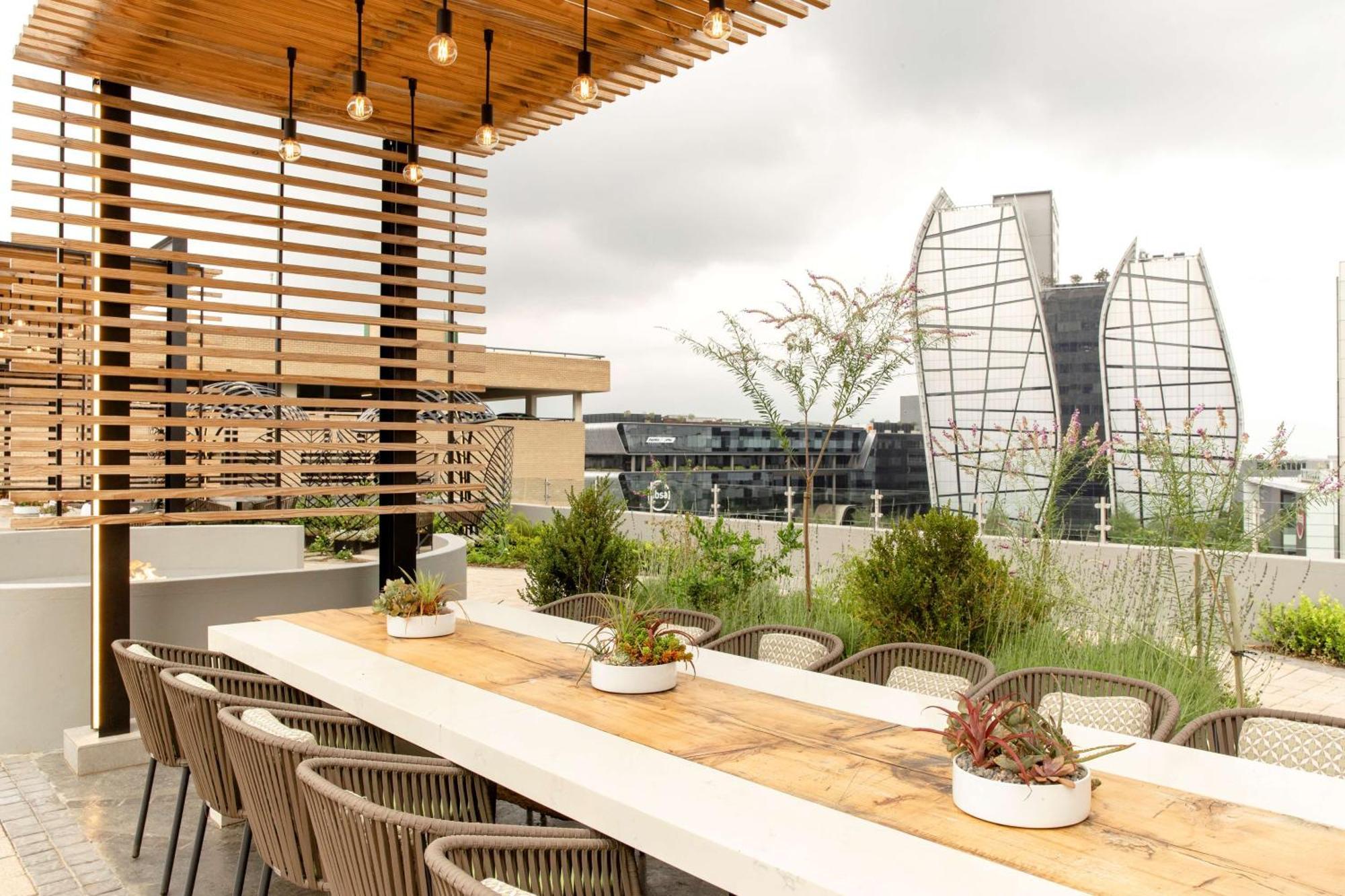 Sandton Sun And Towers Johannesburg Buitenkant foto Rooftop garden