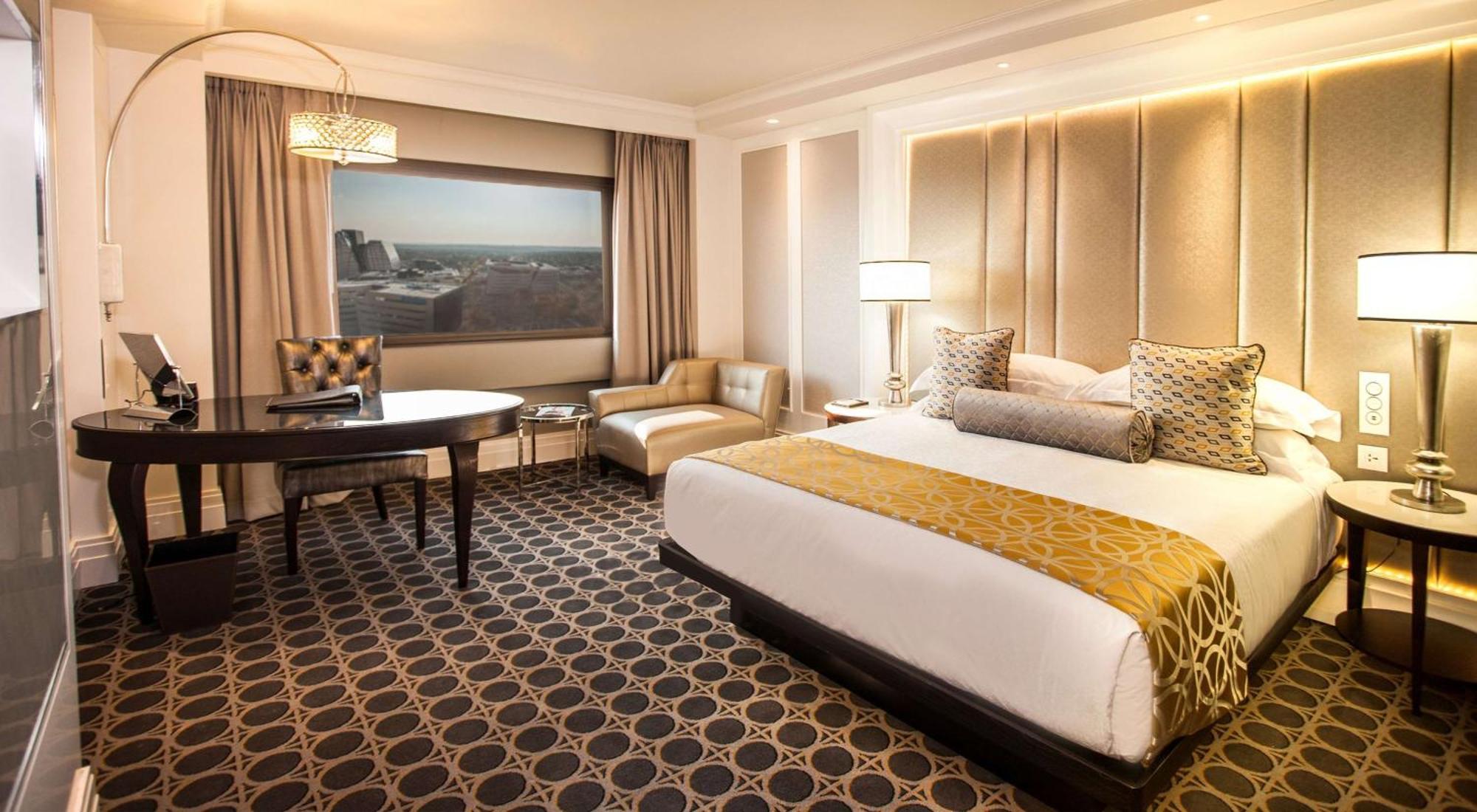 Sandton Sun And Towers Johannesburg Buitenkant foto A room at the Taj Mahal Palace
